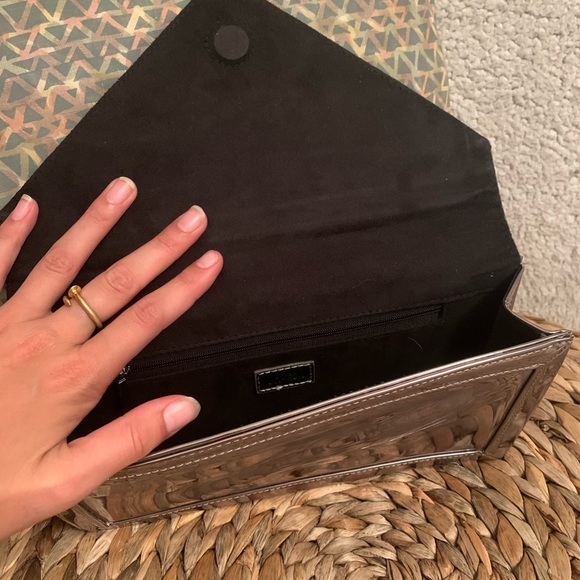 Urban Outfitters Silver Metallic Clutch - Picture 3 of 4